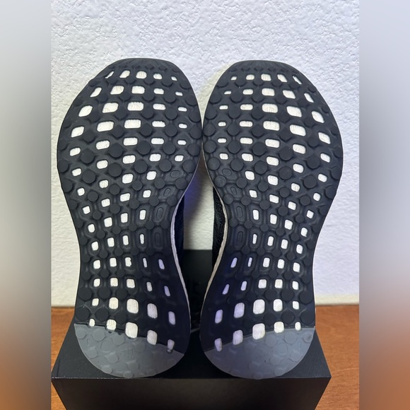 Adidas Pureboost Go Athletic
Lace Up Training Shoe Unisex
Size 6 Black - Picture 7 of 8